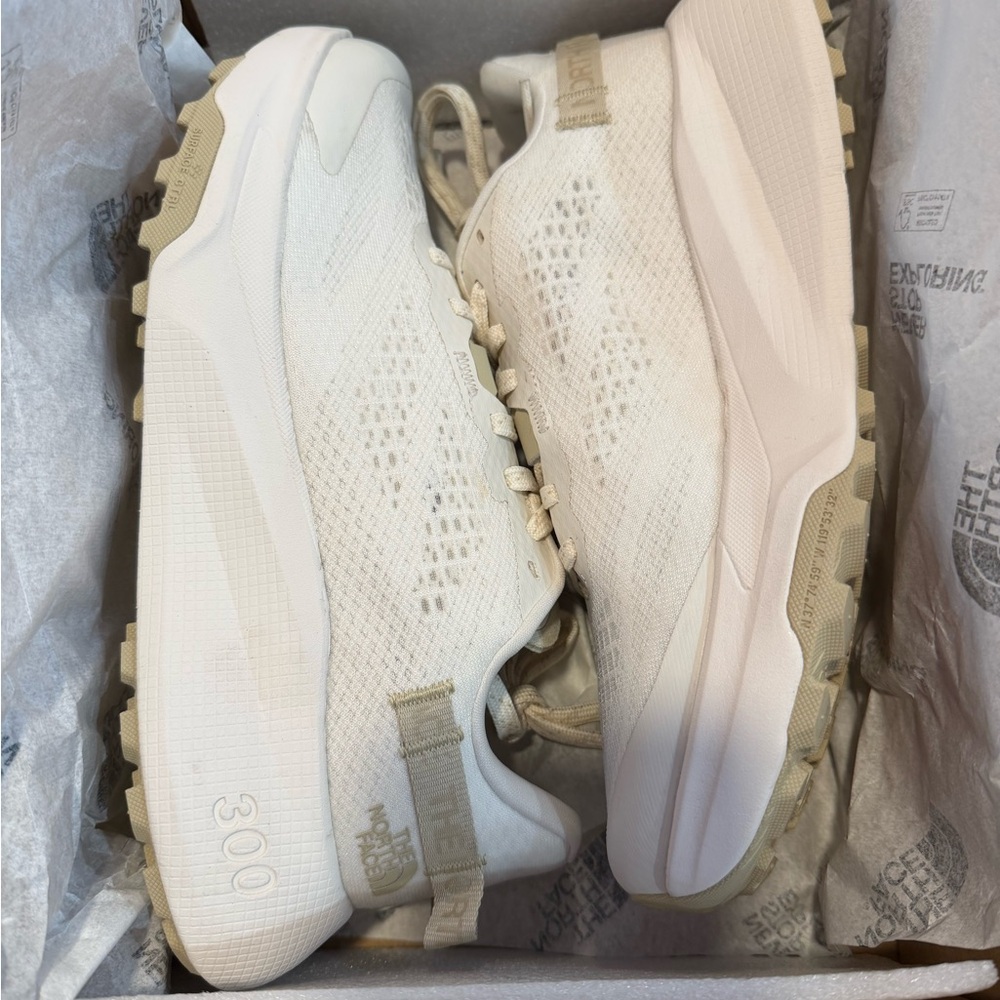 The North Face Women’s ALTAMESA 300